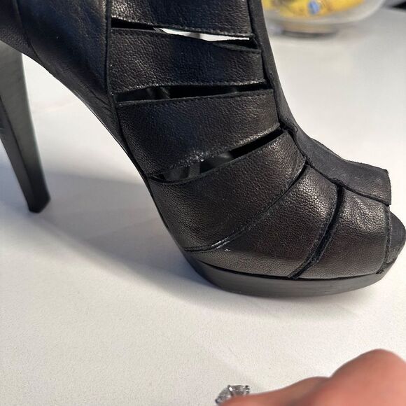 Stuart Weitzman Open Toe Black Leather Strappy Moto Ankle Booties Size 10 - Picture 15 of 17